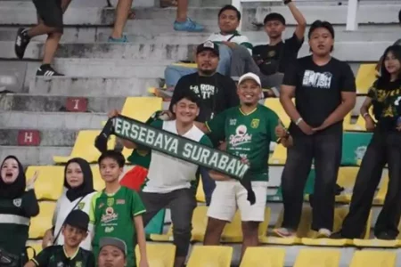 Persebaya Tembus ASEAN Cup, Bonek Tetap Belum Puas Meski Finis di 4 Besar! Foto BeritaJatim.com
