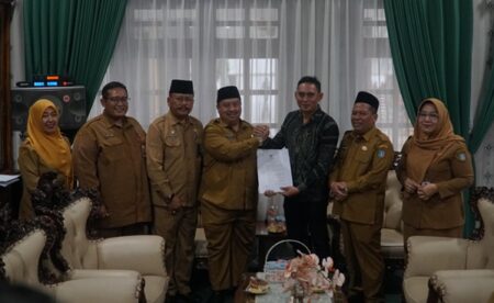 Dilantik Bupati Jombang, Direktur Perumda Panglungan Siap Usung Sistem Pertanian Terpadu Foto BeritaJatim.com