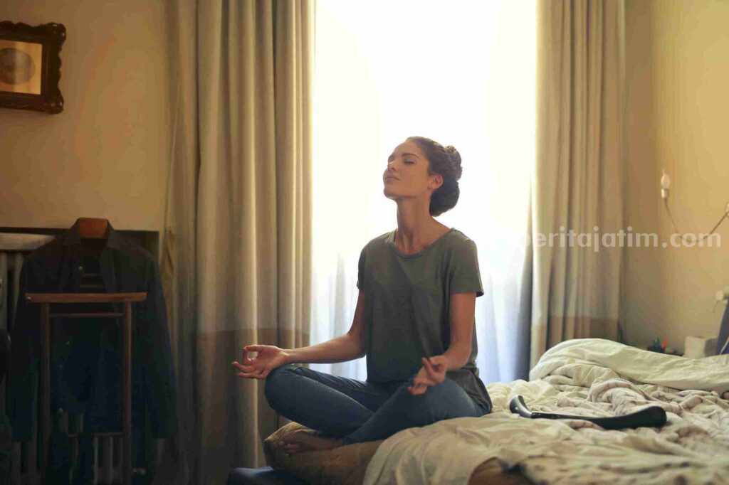 5 Teknik Mindfulness Ampuh untuk Redakan Stres di Akhir Pekan, Yuk Coba! Foto BeritaJatim.com