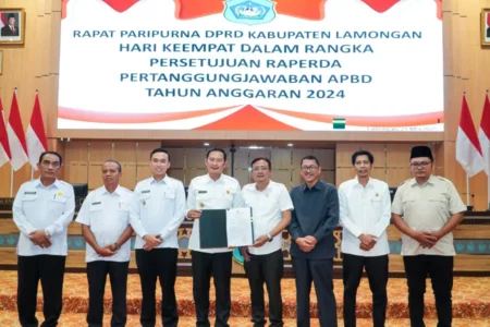 Raperda Pertanggungjawaban APBD 2024 Lamongan Disetujui Jadi Perda Foto BeritaJatim.com