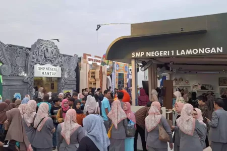 Pameran Pendidikan Kabupaten Lamongan: Etalase Beragam Kreasi dan Inovasi Siswa Foto BeritaJatim.com