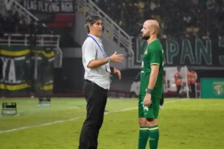 Stefano Cugurra dan Eduardo Perez Bersaing Ketat Duduki Kepelatihan Persebaya Foto BeritaJatim.com