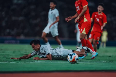 Vanenburg Apresiasi Perjuangan Timnas U-23 Meski Gagal Juara Piala AFF U-23 2025 Foto BeritaJatim.com