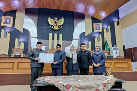 Tiga Raperda Non-APBD Pasuruan Disahkan, Mas Rusdi Siap Kerja Keras Foto BeritaJatim.com