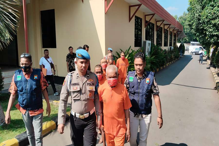 Kasus Pedofilia Guncang Tutur Pasuruan, Ayah Kandung dan Enam Pria Diamankan Polisi Foto BeritaJatim.com