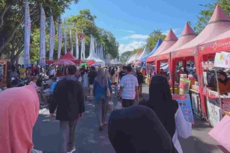 CFD Banyuwangi Kembali Digelar Setelah 5 Tahun, Warga Bisa Senam, Jajan, hingga Urus KTP Foto BeritaJatim.com
