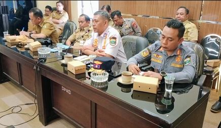 Jembatan Besuk Rapuh, Dishub Bondowoso Minta Pertamina Pakai Truk Tangki Kecil Foto BeritaJatim.com