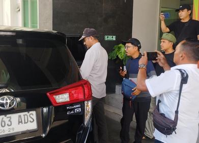KPK Tinggalkan Lamongan Usai 5 Hari Lakukan Pemeriksaan Foto BeritaJatim.com