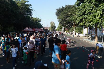CFD Kembali Hadir di Jalan A Yani, Bupati Ipuk: Warga Bisa Healing Sambil Urus KTP Foto BeritaJatim.com