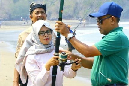 Pulang Haji, Mak Rini Bakal Diperiksa Kejari Blitar, Dugaan Korupsi DAM Kali Bentak Foto BeritaJatim.com
