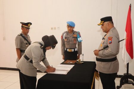 Serah Terima Jabatan di Polres Tuban: AKP Rukimin Kini Pimpin Bagian SDM Foto BeritaJatim.com