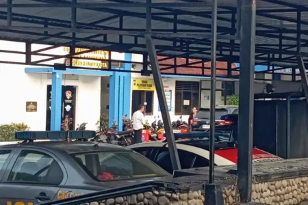 KPK Periksa 5 Kades dan Kasun di Blitar soal Dana Hibah Jatim, Pemkab Ogah Ikut Campur Foto BeritaJatim.com