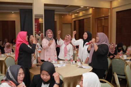 Indosat Ajak Perempuan Banyuwangi Berinovasi Digital Melalui SheHacks Innovate 2025 Foto BeritaJatim.com
