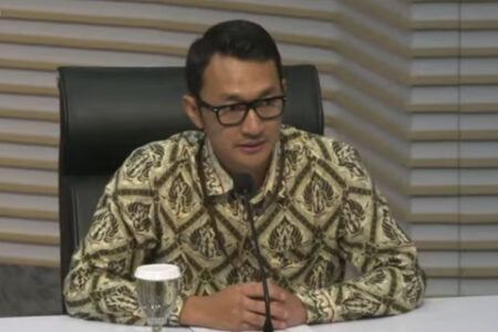KPK Periksa Noto Utomo dan Ning Darwati Terkait Korupsi Hibah Provinsi Jatim Foto BeritaJatim.com