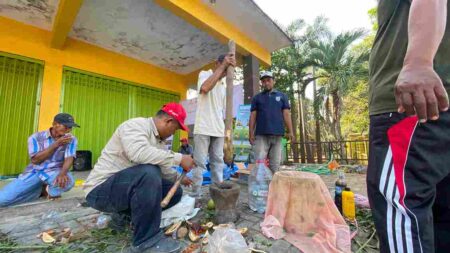 Petani Cendoro ‘Ngudar Tani’: Belajar Bikin Pestisida Nabati, Hemat Jutaan Rupiah Foto BeritaJatim.com