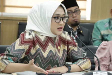 DPR Desak Menteri KKP Tindak Tegas Praktik Penjualan Pulau Kecil Foto BeritaJatim.com