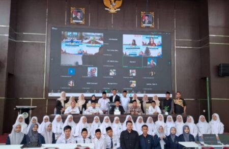 Santri Padepokan Kiai Mudrikah Pamekasan Berbagi Wawasan Pada Ajang Internasional Foto BeritaJatim.com