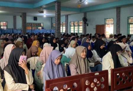 4 Mahasiswa IAI Al-Khairat Pamekasan Penerima Program KIP Kuliah Ikuti PkM di Malaysia Foto BeritaJatim.com