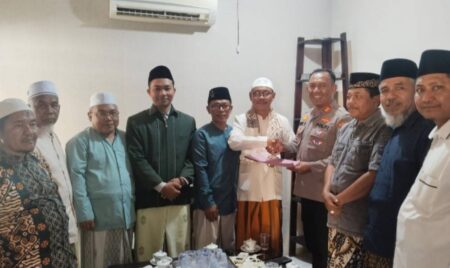 Maling Kotak Amal Meresahkan, Tomas Batumarmar Pamekasan Lapor Polisi Foto BeritaJatim.com