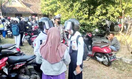 Pelanggaran Lalu Lintas di Ponorogo Didominasi Pelajar, Ribuan Kena Tilang dalam Operasi Patuh Semeru 2025 Foto BeritaJatim.com