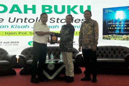Densus 88 Anti Teror Polri dan UM Surabaya gelar Bedah Buku Perjalanan Jamaah Islamiyah Foto BeritaJatim.com