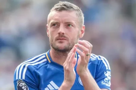 MU Krisis Striker, Jamie Vardy Jadi Opsi Darurat Gantikan Hojlund? Foto BeritaJatim.com