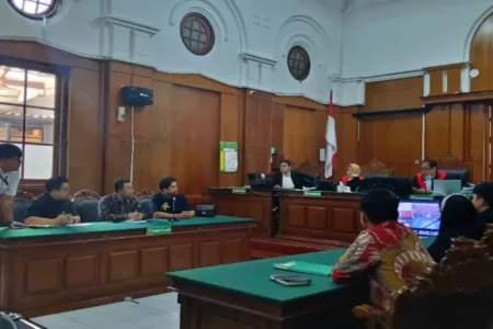 PT Jawa Pos Serahkan Bukti Pembelian Saham, Klaim Pemilik Tabloid Nyata Foto BeritaJatim.com