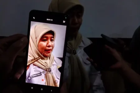 Kadinsos P3AKB Bondowoso: Peran Ayah Sentral dalam Membangun Ketahanan Keluarga Foto BeritaJatim.com