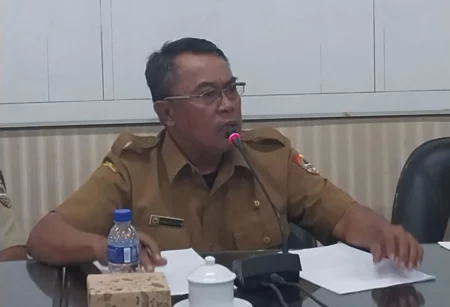 Kades Sidomulyo Pecat 3 Kasun, FKKJ Wadul DPRD Jember Foto BeritaJatim.com