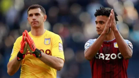 Dalam 24 Jam, Manchester United Ditolak Dua Pemain Aston Villa Foto BeritaJatim.com