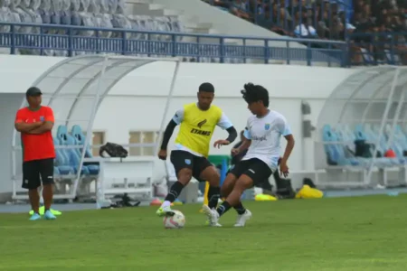 Persela Lamongan Jadwalkan 6 Uji Coba untuk Matangkan Persiapan Hadapi Championship Foto BeritaJatim.com