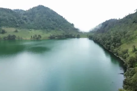 Naik Gunung Semeru Kini Dibekali Gelang Pelacak RFID, Apa Itu? Foto BeritaJatim.com