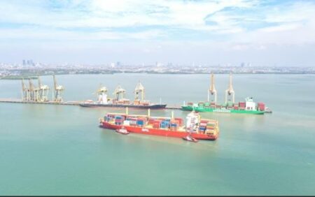Arus Peti Kemas Internasional Naik 3%, Dominasi Pasar Tanjung Perak Capai 83% Foto BeritaJatim.com