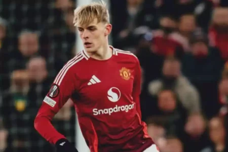 Manchester United Rela Pinjamkan Toby Collyer Demi Rekrut Gelandang Baru Foto BeritaJatim.com
