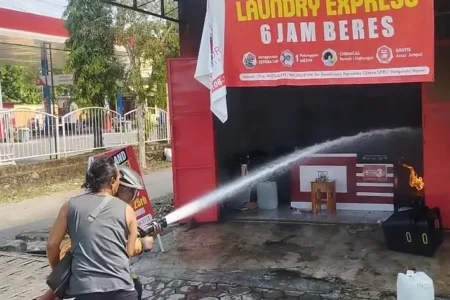 Laundry di Ngawi Ludes Terbakar akibat Tabung Gas Bocor, Pemilik Luka Serius Foto BeritaJatim.com