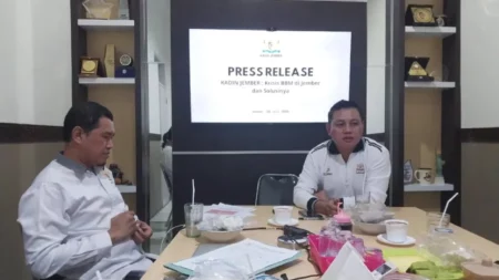 Kadin: Estimasi Kerugian Akibat Kelangkaan BBM di Jember Rp 7 M Per Hari Foto BeritaJatim.com