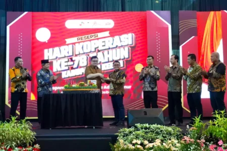 Mas Dhito: Koperasi Merah Putih Tak Boleh Ditunggangi Kepentingan Politik! Foto BeritaJatim.com