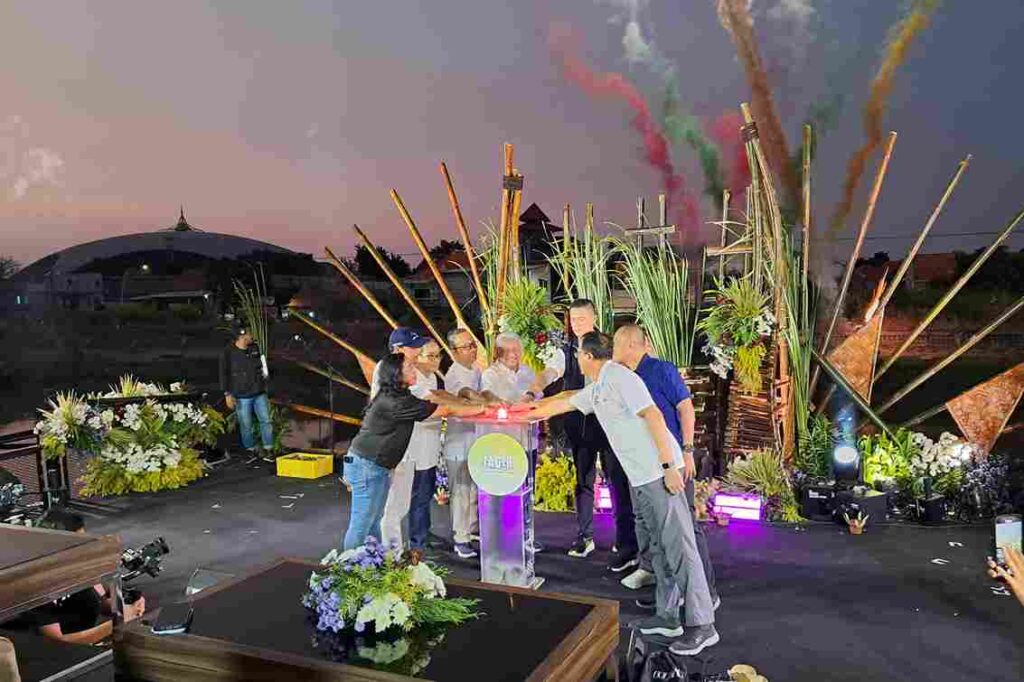 50 Tahun Samator: Buka Jogging Track Sungai Jagir dan Ajak Warga Jaga Lingkungan Foto BeritaJatim.com