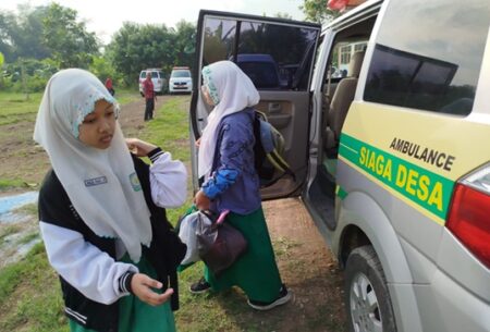 Tiba di Sekolah Rakyat Jombang Naik Ambulans Desa, Kisah Anak-anak dari Keluarga Miskin Foto BeritaJatim.com