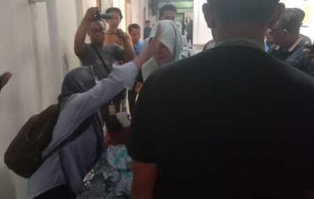 Tangis Keluarga Korban Pembunuhan Pecah di Pengadilan Negeri Jombang Foto BeritaJatim.com