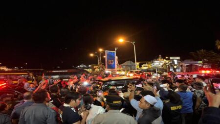 Menhub Serahkan 6 Jenazah Korban KMP Tunu Pratama Jaya ke Keluarga Foto BeritaJatim.com