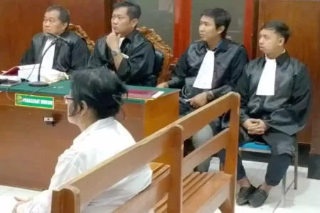 Terdakwa Nenek Soeskah yang Palsukan Surat Domisili Ditangguhkan Penahanannya Karena Alasan Ini Foto BeritaJatim.com