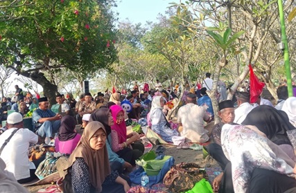 Nyadran di Jatirejo Nganjuk: Tradisi, Syukur, dan Penghormatan yang Mengikat Jiwa Foto BeritaJatim.com