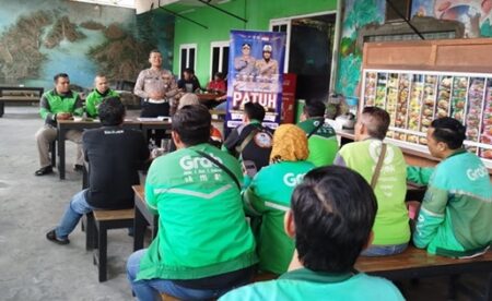 Operasi Patuh Semeru 2025 di Jombang: Penggunaan Google Maps oleh Ojol Tak Masuk Pelanggaran Foto BeritaJatim.com