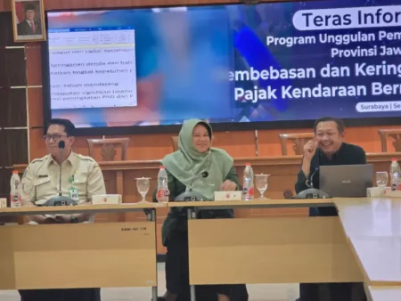 Pemutihan PKB Konsisten Dilaksanakan, Pemprov Jatim Sukses Jaga Keseimbangan Tiga Hal Foto BeritaJatim.com