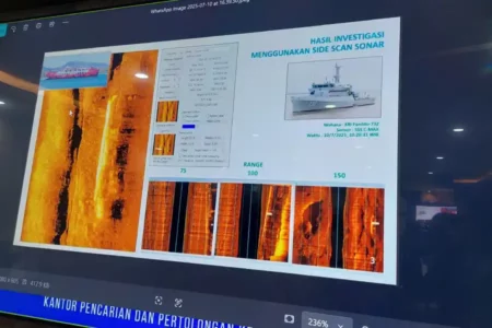 Arus Deras Selat Bali Hambat Penurunan Alat Deteksi Bangkai KMP Tunu Pratama Jaya Foto BeritaJatim.com