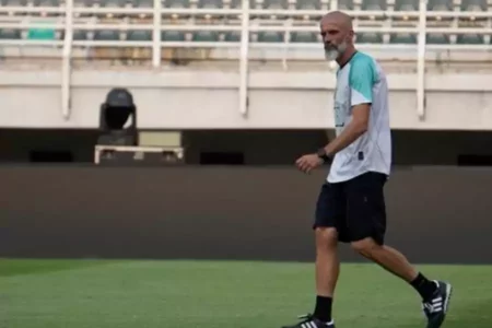 Pernah Latih PSS Sleman, Eduardo Perez Akui Masih Rindu dan Doakan Kembali ke Liga 1 Foto BeritaJatim.com