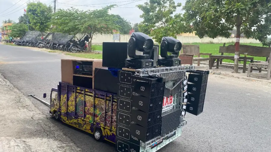 Miniatur Sound Horeg Naik Daun, Ekonomi Warga Desa Klotok Tuban Ikut Terdongkrak Foto BeritaJatim.com