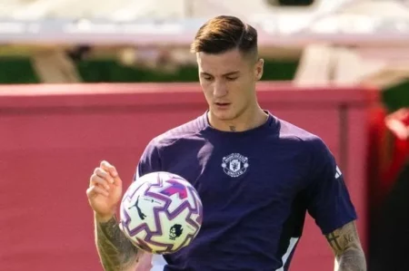 Benjamin Sesko Debut Latihan, Ngebut Jelang Hadapi Arsenal Foto BeritaJatim.com