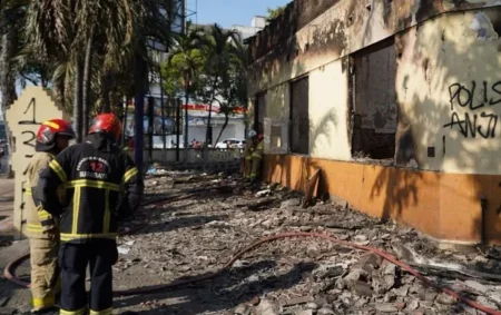 Usai Demo Rusuh, Pemkot Surabaya Terapkan PJJ Daring untuk Semua Sekolah Foto BeritaJatim.com